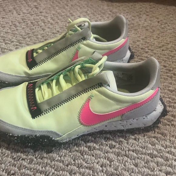 Nike women’s 7.5 - Picture 2 of 3